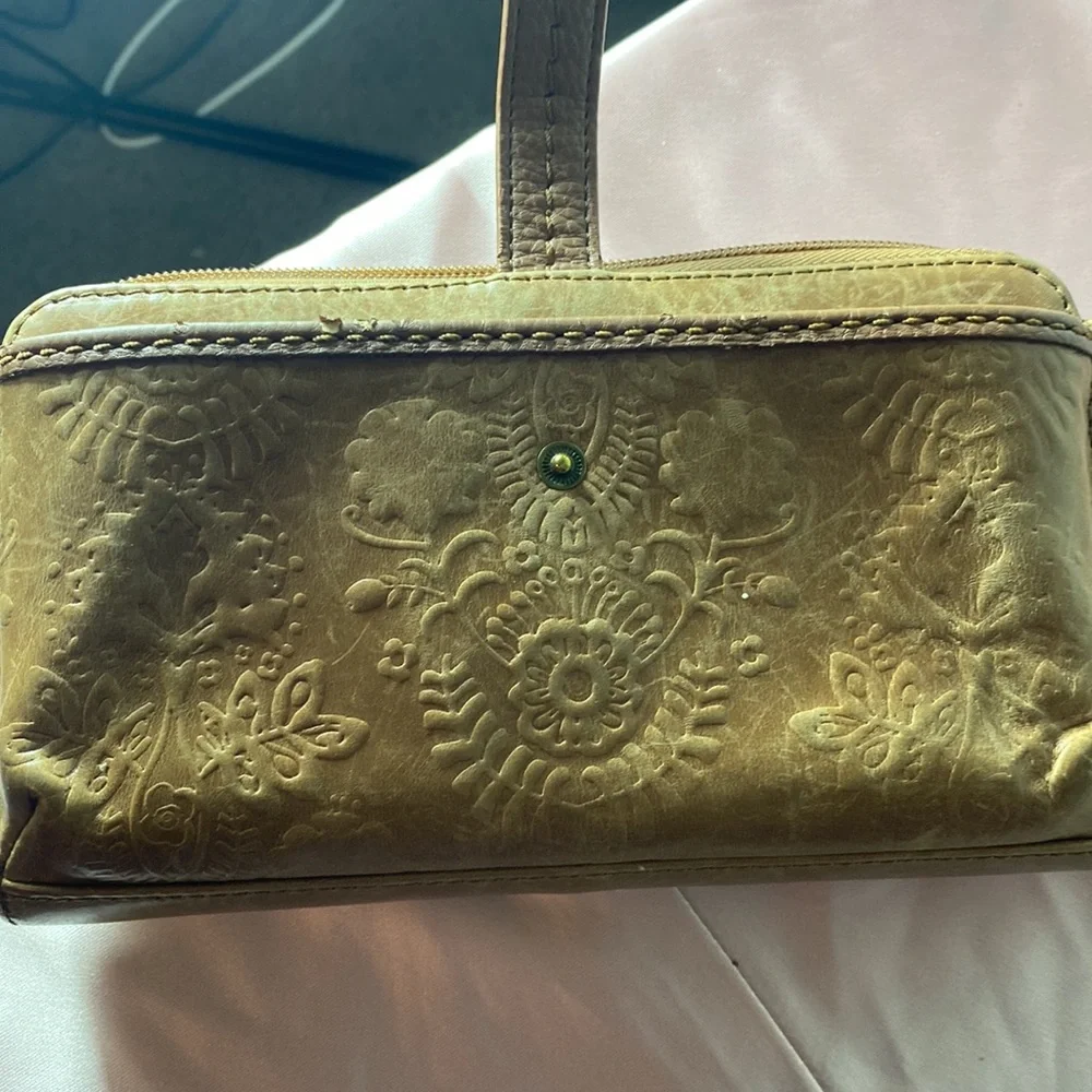 Iris Large Embossed Leather Smartphone Gold Tone Brown Wristlet Wallet Purse